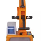 sárga műanyag játékmarkoló