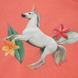 Korall színű fodros ujjú gyerekpóló 104