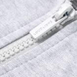 Szürke kapucnis gyerekpulóver cipzárral 92