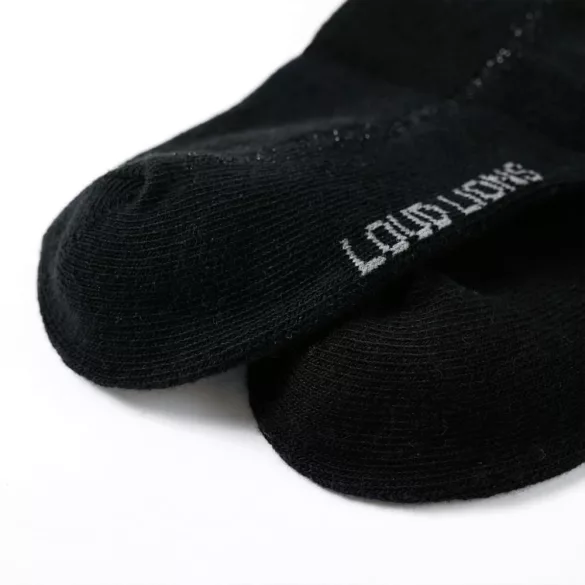 Fekete gyerekharisnya 126