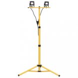 hideg fehér fényű háromlábú LED-es reflektor 2 x 10 W