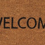 természetes színű rojtos kókuszrost lábtörlő 45 x 75 cm