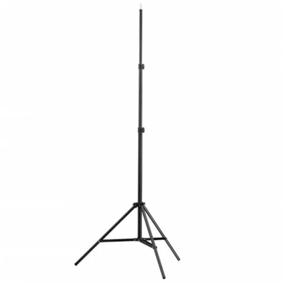 stúdiófelszerelés 600 x 300 cm-es fekete háttérrel és lámpákkal