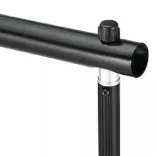 stúdiófelszerelés 600 x 300 cm-es fekete háttérrel és lámpákkal