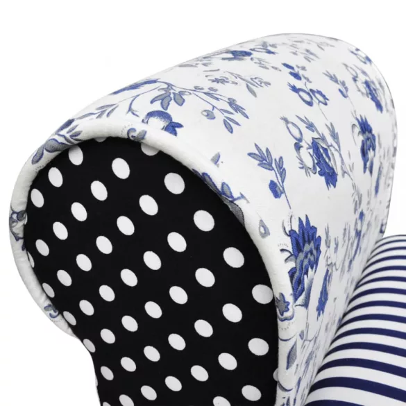 kék és fehér foltvarrott pad