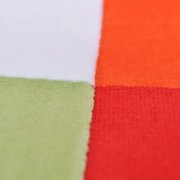 foltvarrott dizájnú szövet fotel króm talppal