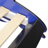 kék versenyautó alakú LED-es gyerekágy 90 x 200 cm