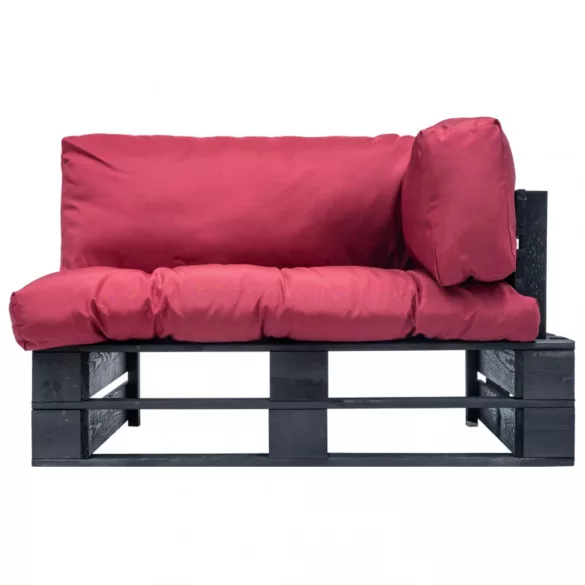 fenyőfa kerti raklapkanapé piros párnákkal