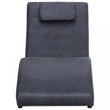 szürke művelúr dívány párnával