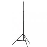 fotóstúdió-felszerelés háttérrel, lámpákkal és ernyőkkel