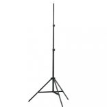 fotóstúdió-felszerelés háttérrel, lámpákkal és ernyőkkel