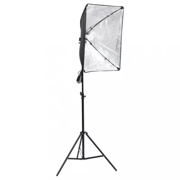 fotóstúdió-felszerelés softbox lámpával és háttérrel