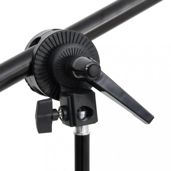 fotóstúdió-felszerelés lámpákkal és háttérrel