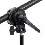 fotóstúdió-felszerelés lámpákkal, háttérrel és reflektorral