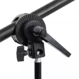 fotóstúdió-felszerelés lámpákkal, háttérrel és reflektorral