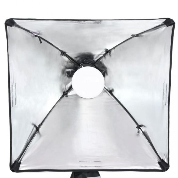 fotóstúdió-felszerelés lámpákkal, háttérrel és reflektorral