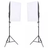 fotóstúdió-felszerelés lámpákkal és háttérrel