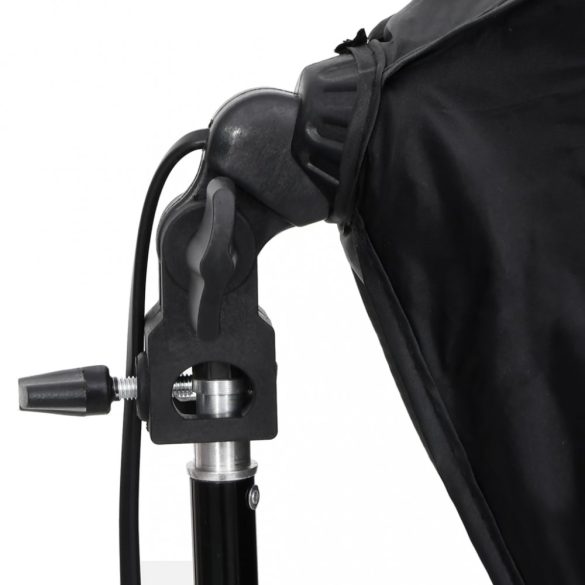 fotóstúdió-felszerelés lámpákkal és háttérrel