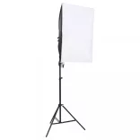 fotóstúdió-felszerelés lámpákkal, háttérrel és reflektorral