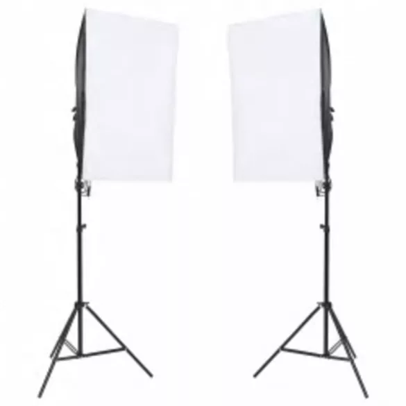 fotóstúdió-felszerelés lámpákkal, háttérrel és reflektorral