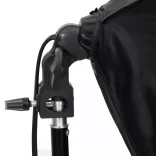 fotóstúdió-felszerelés lámpákkal, háttérrel és reflektorral