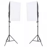 fotóstúdió-felszerelés lámpákkal, háttérrel és reflektorral