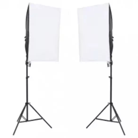 fotóstúdió-felszerelés lámpákkal, háttérrel és reflektorral