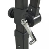 antracitszürke konzolos napernyő rúddal és LED-fényekkel 250 cm