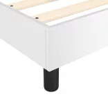 fehér műbőr rugós ágy matraccal 200 x 200 cm