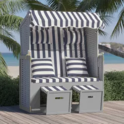   kék és fehér polyrattan és tömör fa strandszék párnákkal