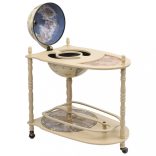 zöld földgömb alakú eukaliptuszfa bárszekrény/bortartó állvány