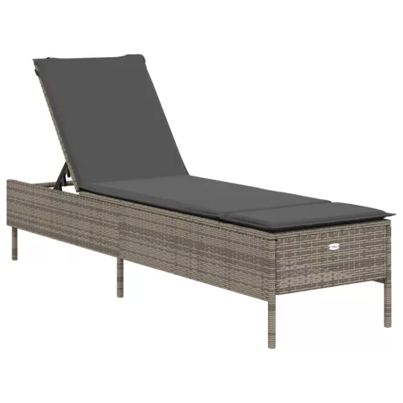 2 db világosszürke polyrattan napozóágy párnával