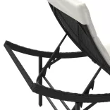 2 db fekete polyrattan napozóágy párnával