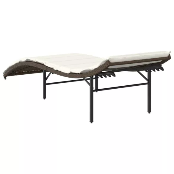 2 db barna polyrattan napozóágy párnával