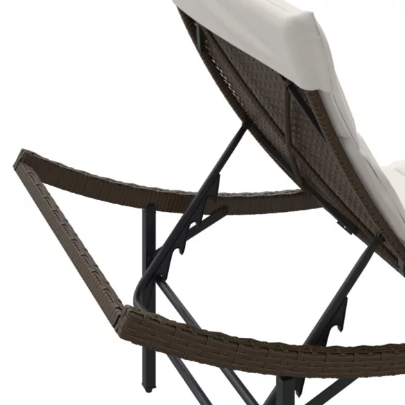 2 db barna polyrattan napozóágy párnával