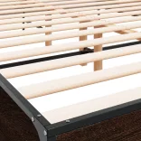 barna tölgyszínű szerelt fa és fém ágykeret 160 x 200 cm