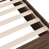 barna tölgyszínű szerelt fa ágykeret 135 x 190 cm