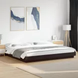fekete szerelt fa ágykeret LED-világítással 200 x 200 cm