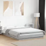 szürke sonoma színű szerelt fa ágykeret LED-del 135 x 190 cm
