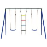 kültéri hintaszett hintákkal és létrával