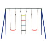 kültéri hintaszett hintákkal és létrával