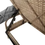 bézs polyrattan napozóágy tetővel és asztallal