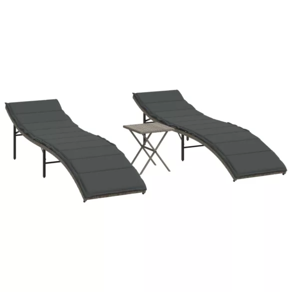 2 db szürke polyrattan napozóágy asztallal