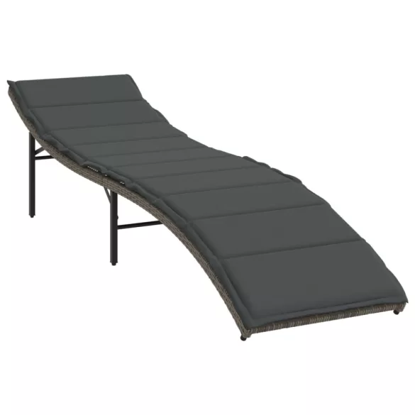 2 db szürke polyrattan napozóágy asztallal