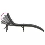 2 db szürke polyrattan napozóágy asztallal