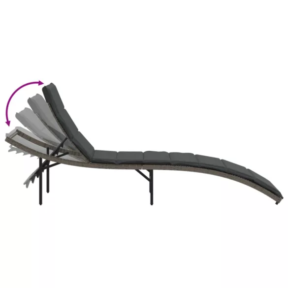 2 db szürke polyrattan napozóágy asztallal