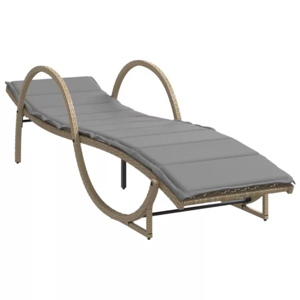 2 db bézs polyrattan napozóágy asztallal