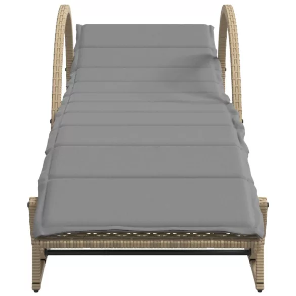 2 db bézs polyrattan napozóágy asztallal