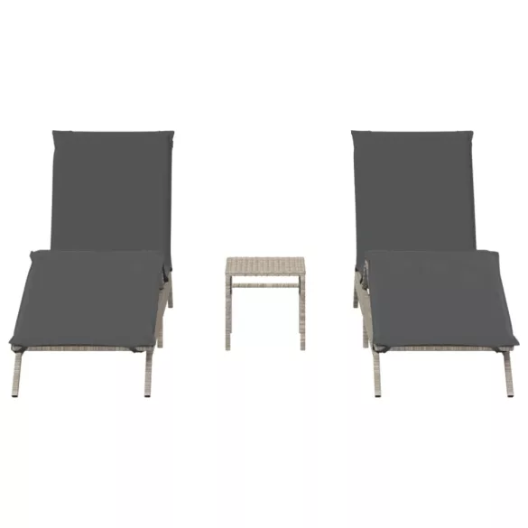 2 db világosszürke polyrattan napozóágy asztallal