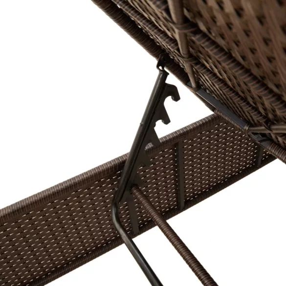 barna polyrattan napozóágy párnával